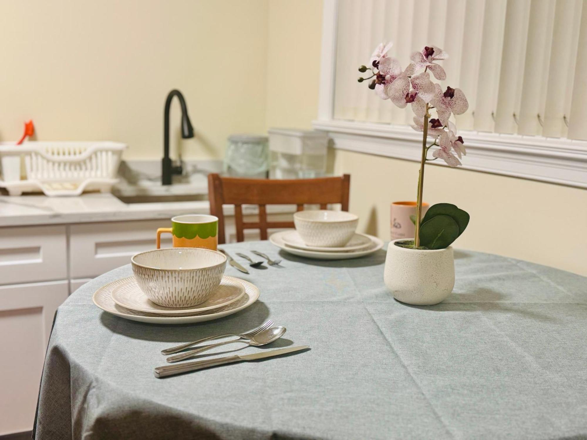 Cozy 2 Beds Spacious Rooms,Close To Transit Vancouver Kültér fotó